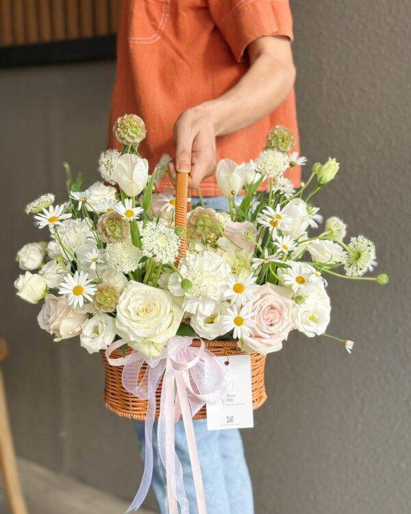Snow Petal Basket