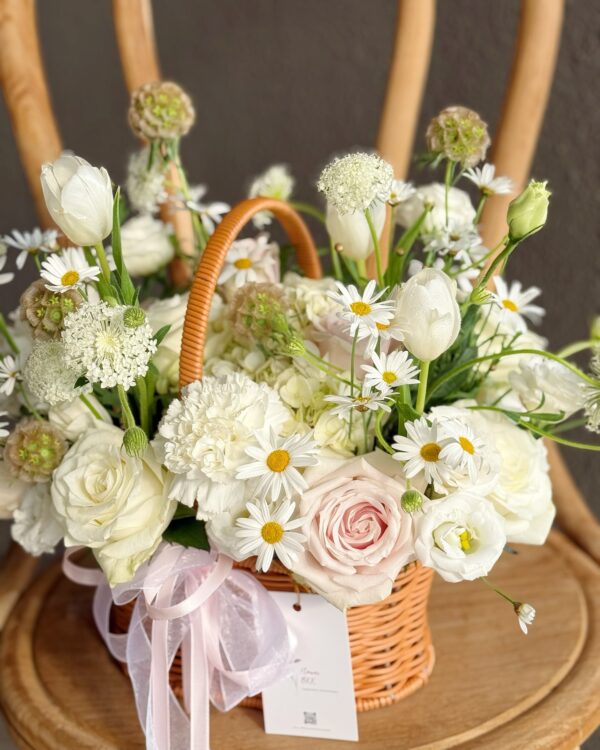 Snow Petal Basket