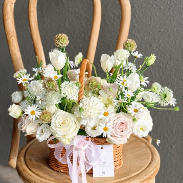 Snow Petal Basket