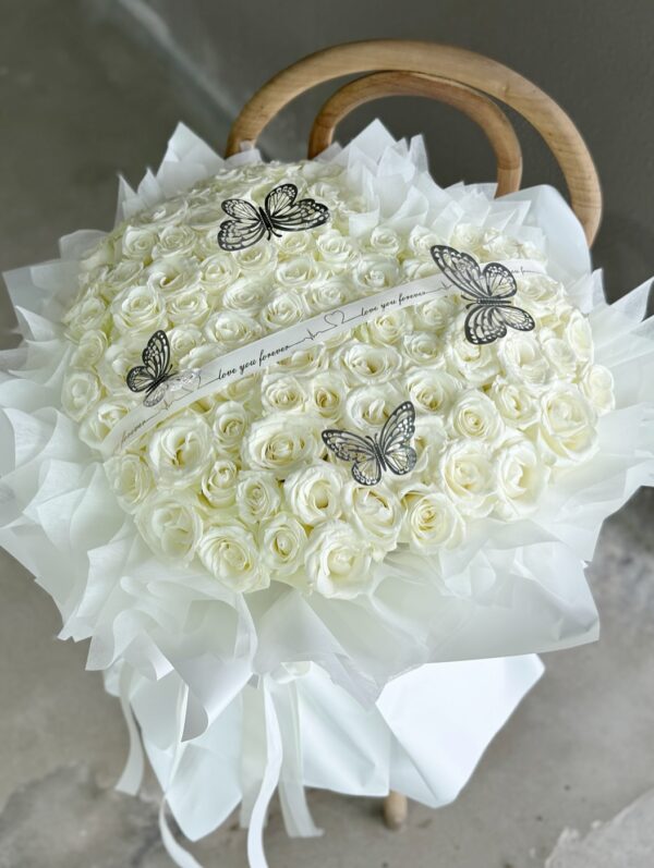 Whispers of Love 100 Rose